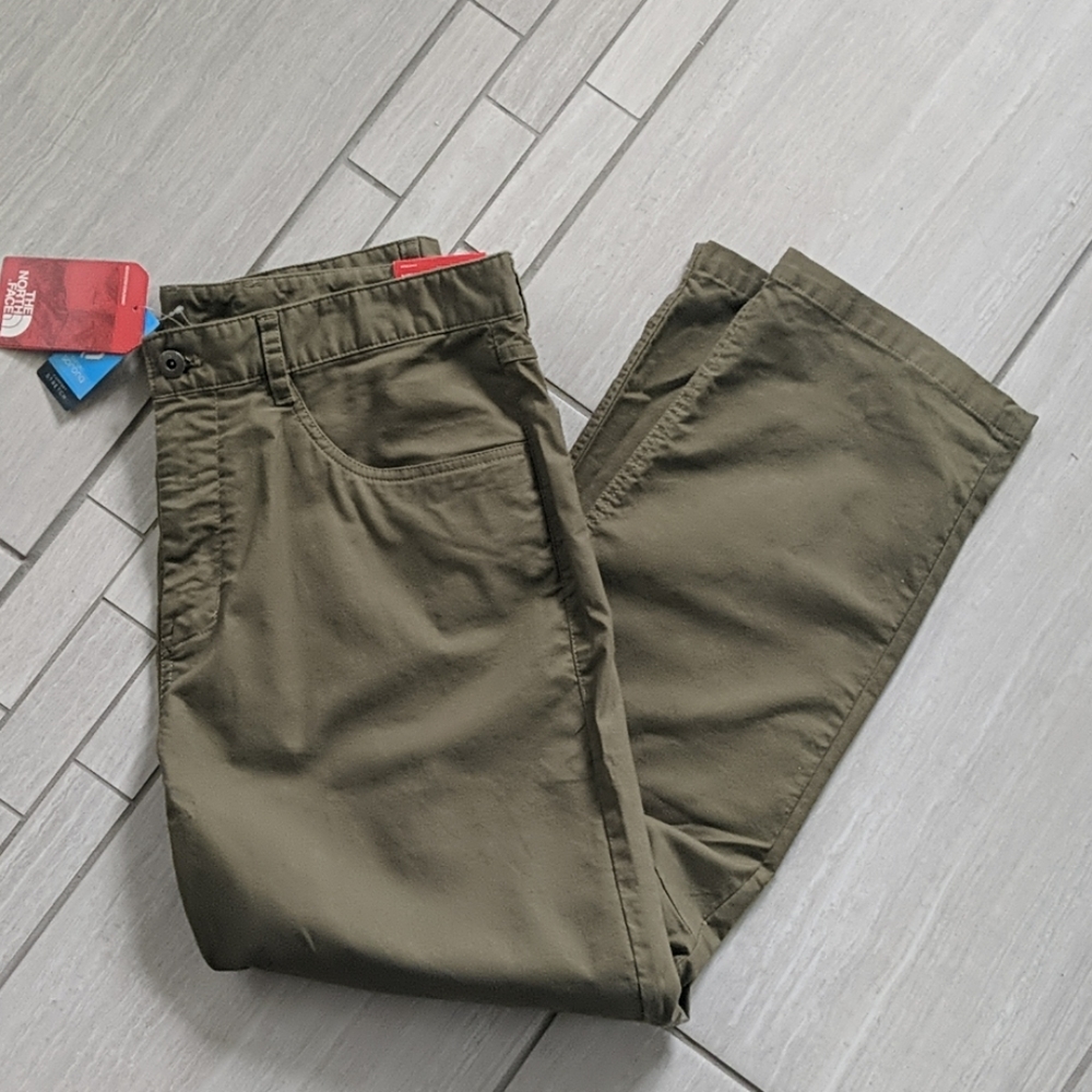 North Face Relaxed Motion w/Tags!
